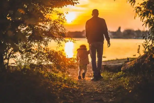image of dad and child - parental alienation Redditch
